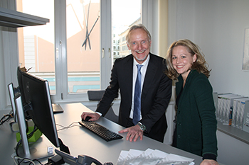 Und Enter: Günter Riegler und Bettina Infeld-Handl nahmen die erste Buchung im neuen System vor. © Stadt Graz/Fischer Und Enter: Günter Riegler und Bettina Infeld-Handl nahmen die erste Buchung im neuen System vor. © Stadt Graz/Fischer