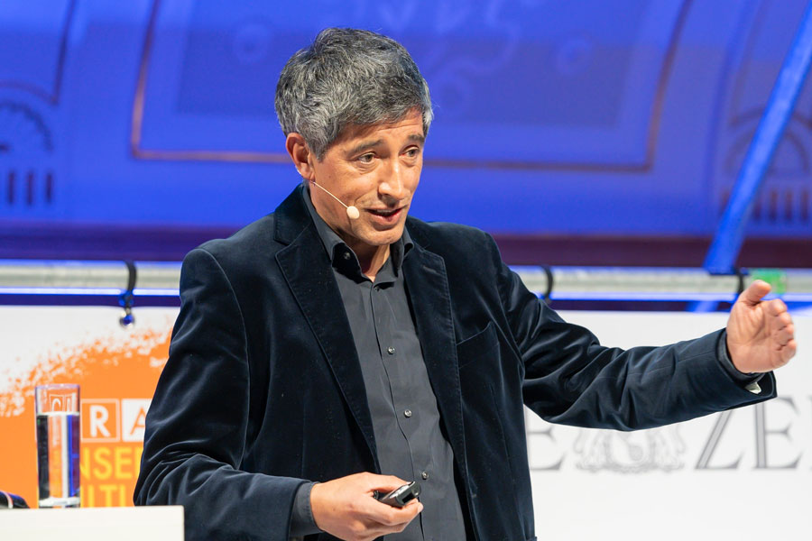 Ranga Yogeshwar (61), luxemburgischer Wissenschaftsjournalist und Physiker, vielen aus dem Fernsehen bekannt. © Stadt Graz/Fischer Ranga Yogeshwar (61), luxemburgischer Wissenschaftsjournalist und Physiker, vielen aus dem Fernsehen bekannt. © Stadt Graz/Fischer