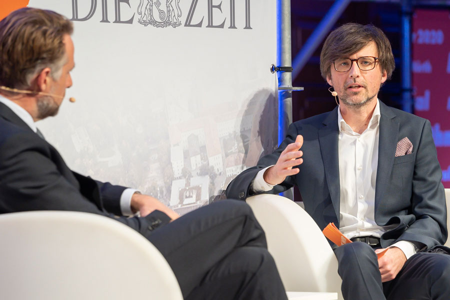 Programm-Manager Christian Mayer ist zertifizierter Kulturmanager und Dramaturg. Stadtrat Günter Riegler wusste sofort, dass er der Richtige sei. © Stadt Graz/Fischer Programm-Manager Christian Mayer ist zertifizierter Kulturmanager und Dramaturg. Stadtrat Günter Riegler wusste sofort, dass er der Richtige sei. © Stadt Graz/Fischer