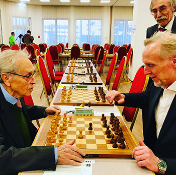 Schach Open mit Günter Riegler (re) und Kurt Jungwirth, Ehrenpräsident des Österreichischen Schachbundes © KK Schach Open mit Günter Riegler (re) und Kurt Jungwirth, Ehrenpräsident des Österreichischen Schachbundes © KK