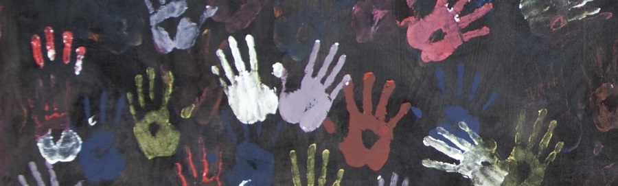 Symbolbild: Hände in Farbe