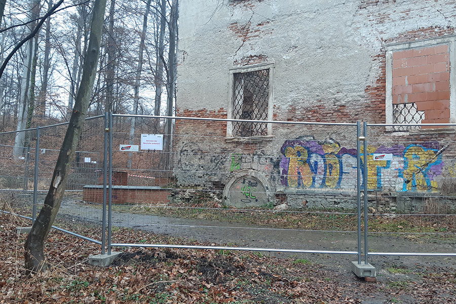 Jesuitenrefektorium am Rosenhain: Die GBG hat die Anlage wegen Gefahr im Verzug sperren müssen.