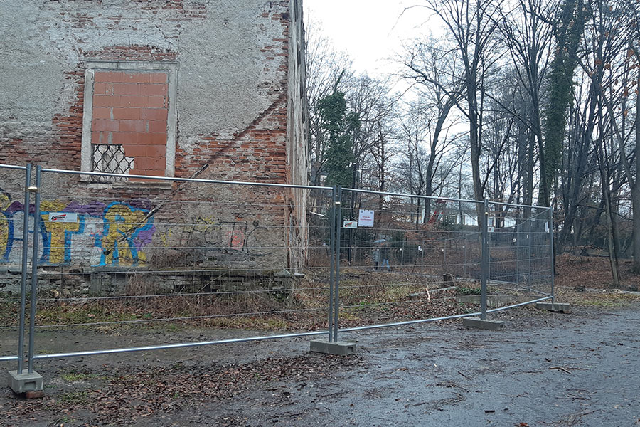 Jesuitenrefektorium am Rosenhain: Die GBG hat die Anlage wegen Gefahr im Verzug sperren müssen.