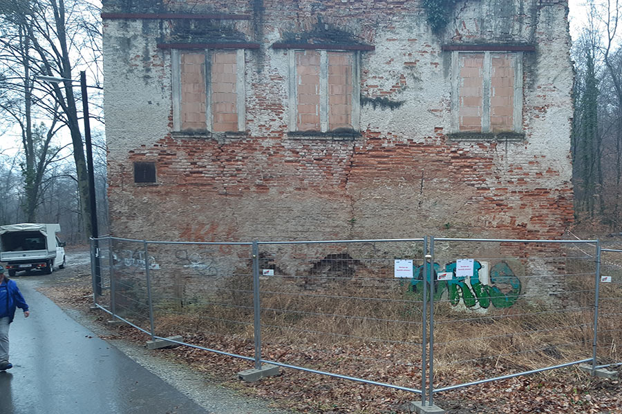 Jesuitenrefektorium am Rosenhain: Die GBG hat die Anlage wegen Gefahr im Verzug sperren müssen.