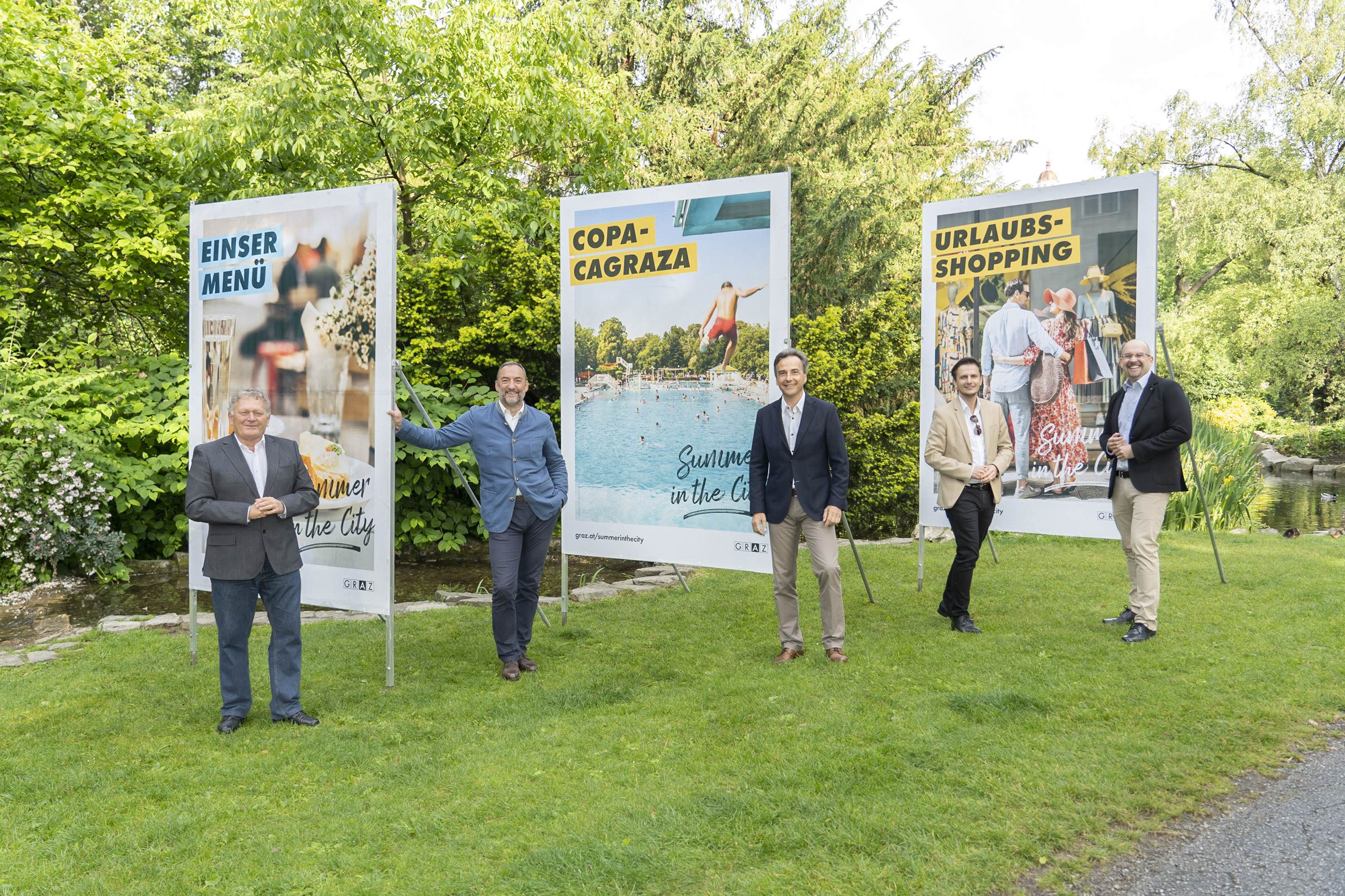 Das Projektteam von links: Holding-CEO Wolfgang Malik, Vizebürgermeister Mario Eustacchio, Bürgermeister Siegfried Nagl, Holding Marketing-Leiter Richard Peer und Maximilian Mazelle, Abteilungsvorstand der Abteilung für Kommunikation © Stadt Graz/Fischer Das Projektteam von links: Holding-CEO Wolfgang Malik, Vizebürgermeister Mario Eustacchio, Bürgermeister Siegfried Nagl, Holding Marketing-Leiter Richard Peer und Maximilian Mazelle, Abteilungsvorstand der Abteilung für Kommunikation