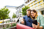 Genuss-Tour mit dem Cabriobus: Auch im Restaurant Nova Air wird Halt gemacht. © GTG/Werner Krug Genuss-Tour mit dem Cabriobus: Auch im Restaurant Nova Air wird Halt gemacht.