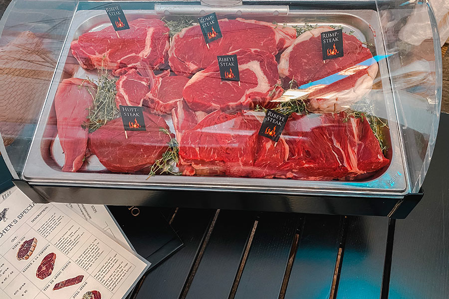 Für Fleischtiger gibt es deftige Ribeye Steaks Für Fleischtiger gibt es deftige Ribeye Steaks