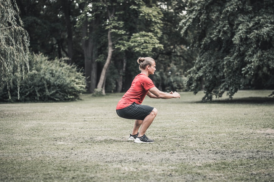 Squats - auf Deutsch die Kniebeuge Squats - auf Deutsch die Kniebeuge