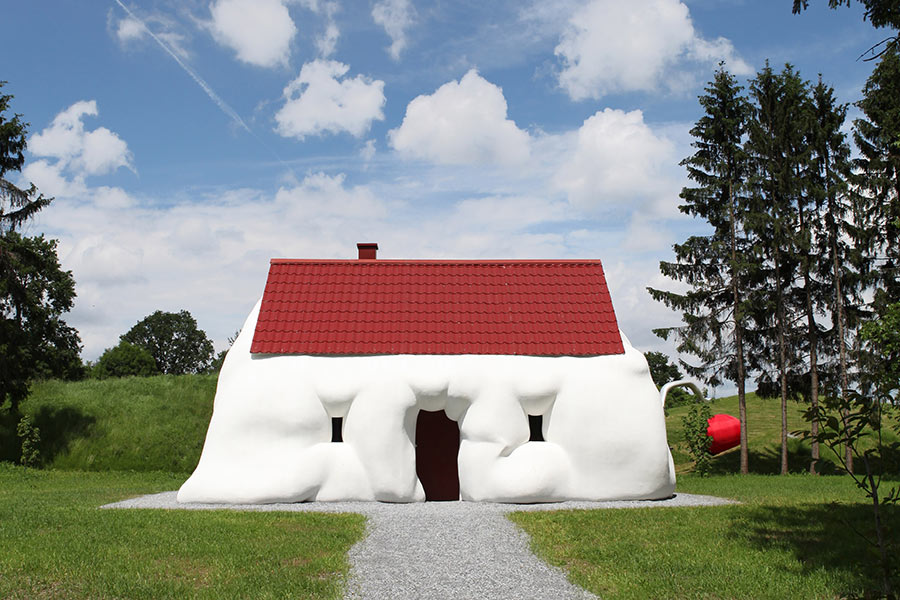 Skulpturenpark: Fat House von Erwin Wurm © Birgit Bauernfeind Skulpturenpark: Fat House von Erwin Wurm © Birgit Bauernfeind