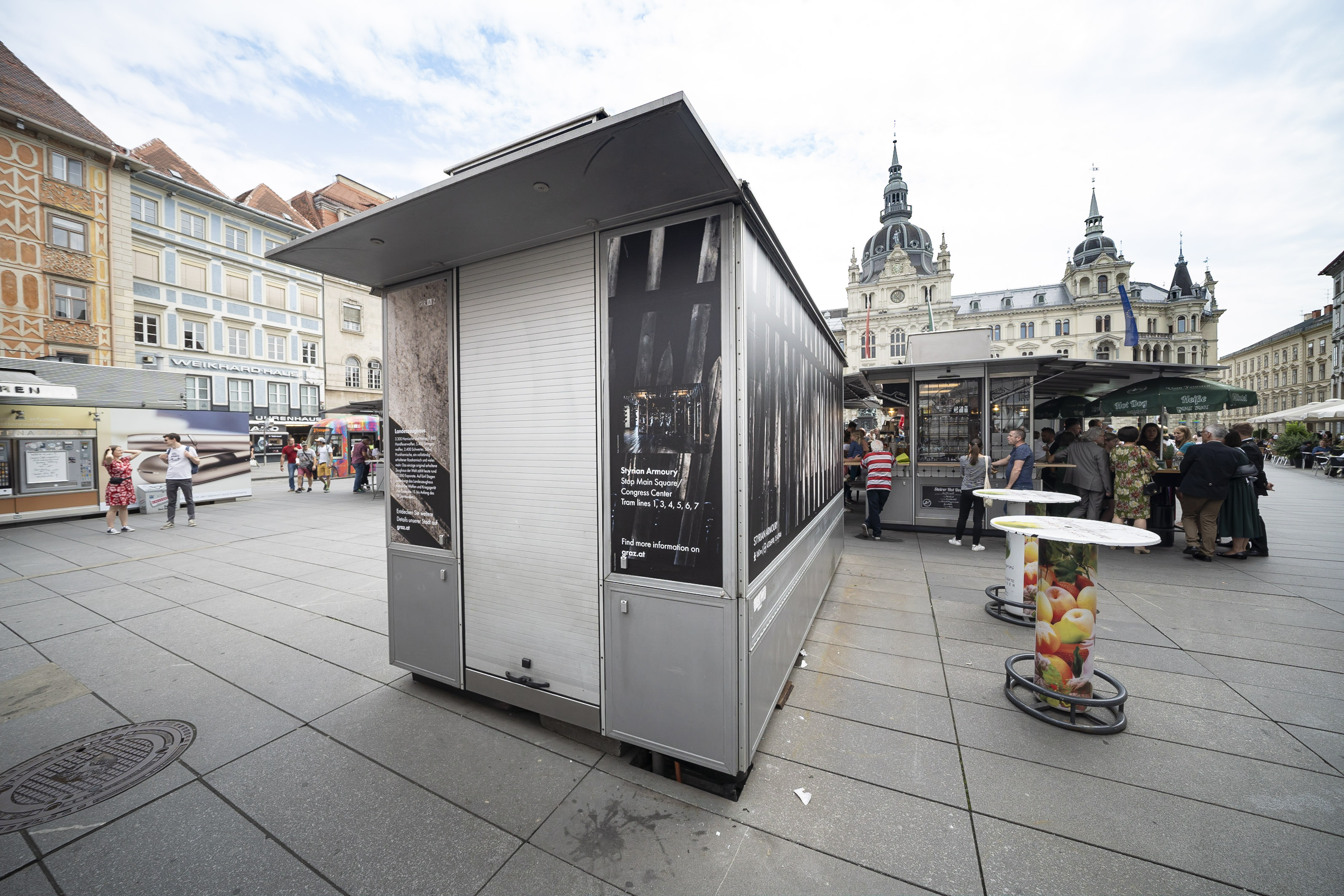 Die neu gestalteten Markstände am Hauptplatz