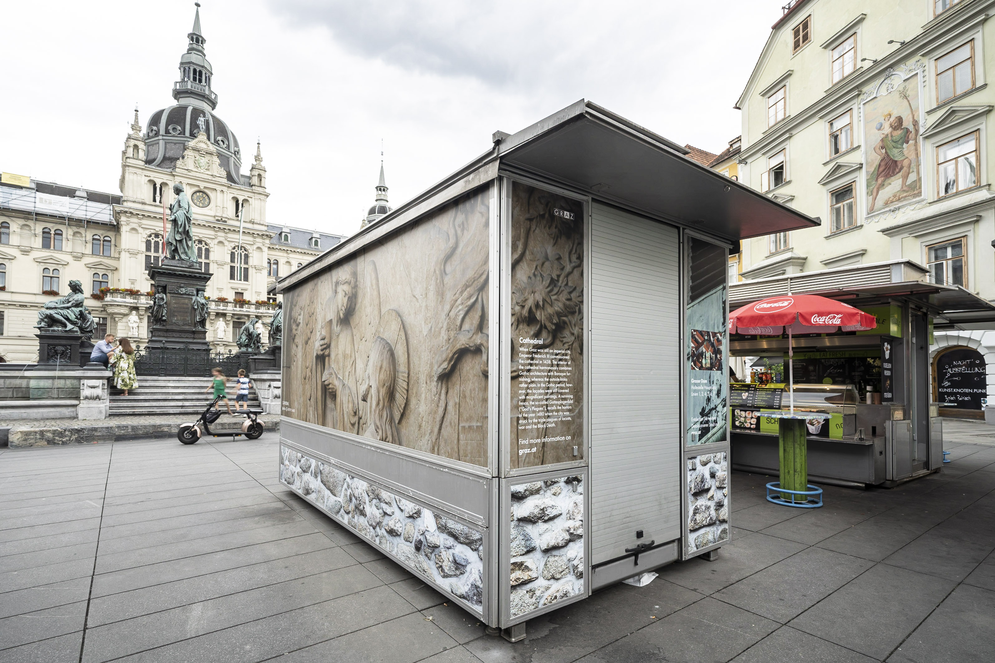 Die neu gestalteten Markstände am Hauptplatz