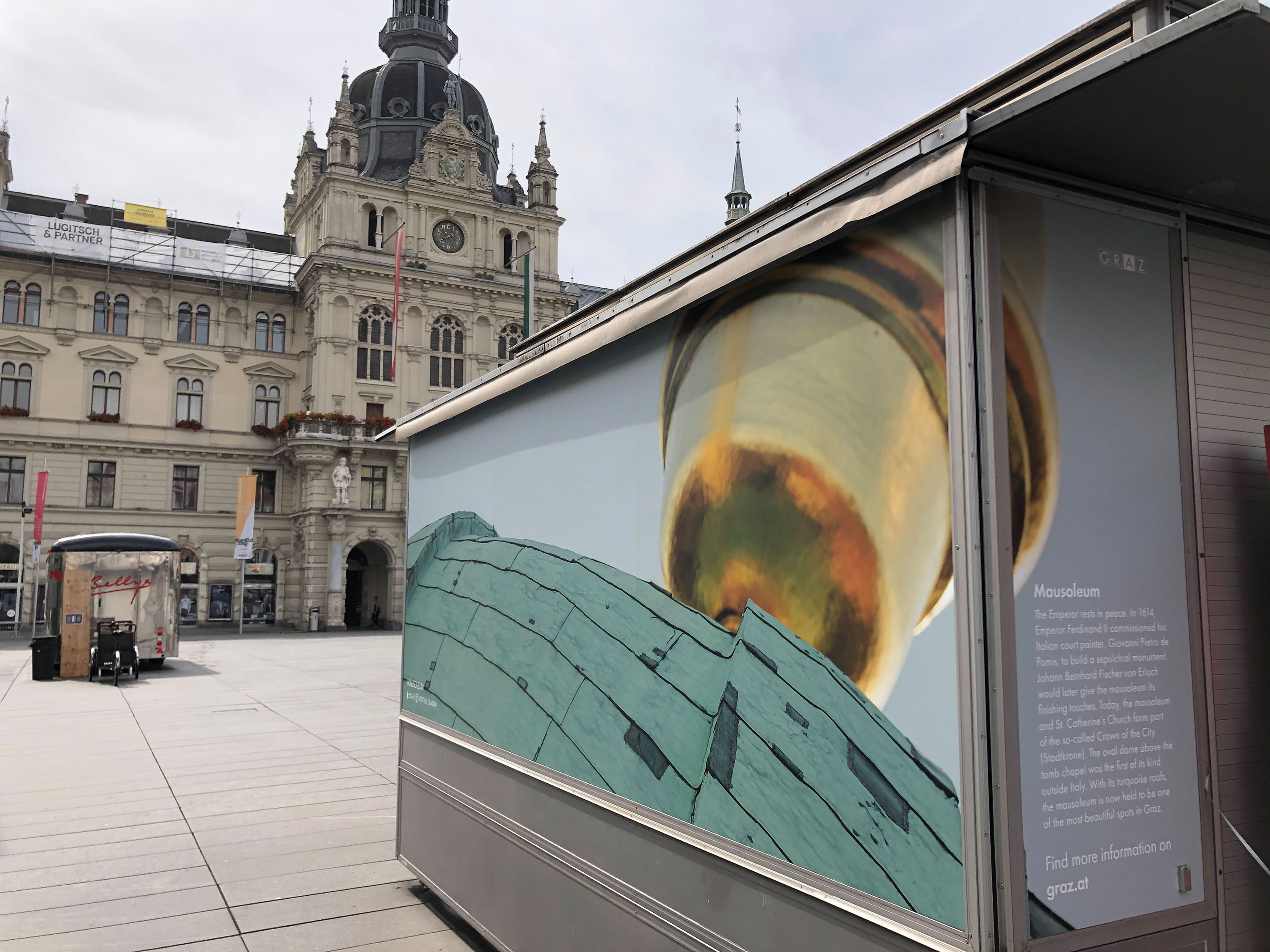 Die neu gestalteten Markstände am Hauptplatz