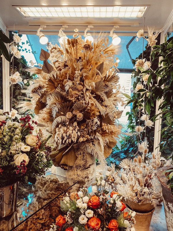 Trockenblumen schmücken die Auslagen vieler Blumengeschäfte. Trockenblumen schmücken die Auslagen vieler Blumengeschäfte.