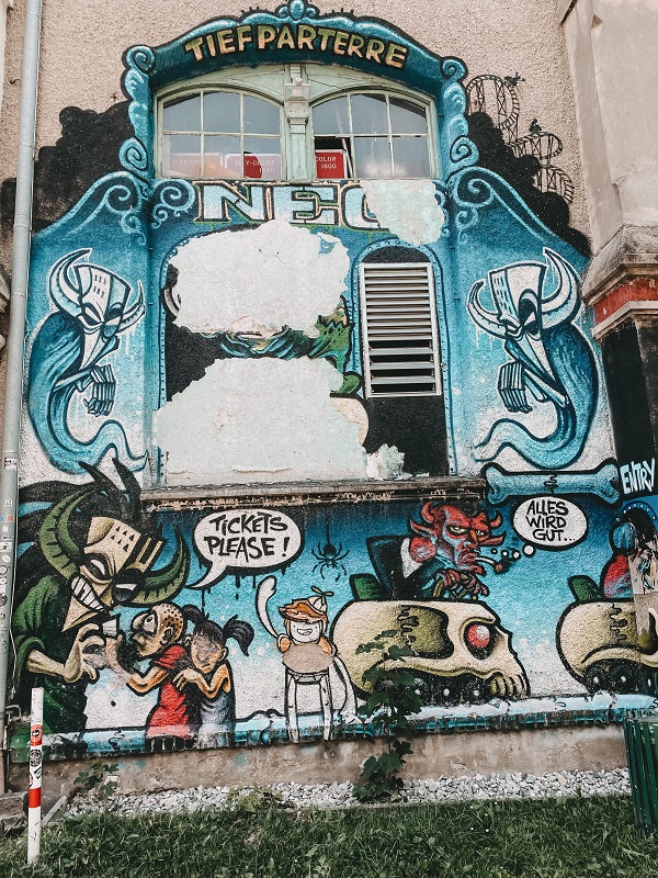 Graffitis an den Mauern der Postgarage Graffitis an den Mauern der Postgarage