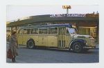 Schwarz-gelber Postbus um 1960