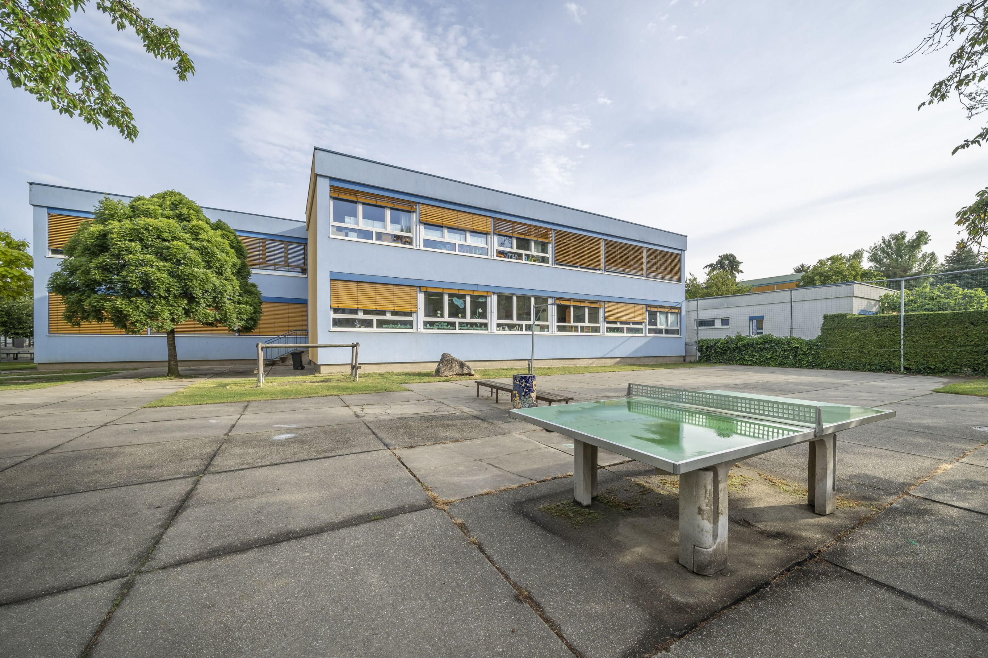 Volksschule Neufeld - Schulhof