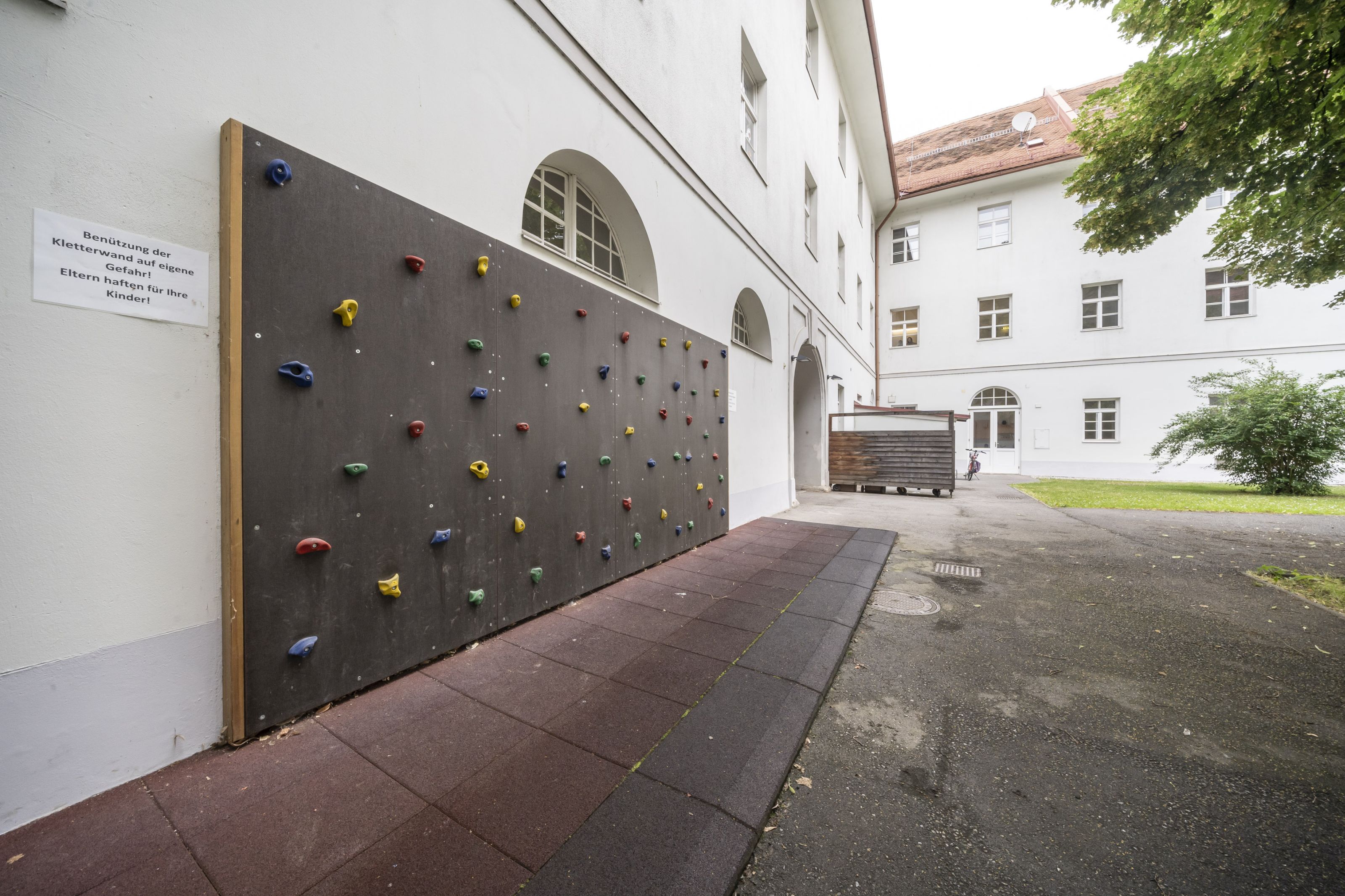 Volksschule St. Andrä - Kletterwand