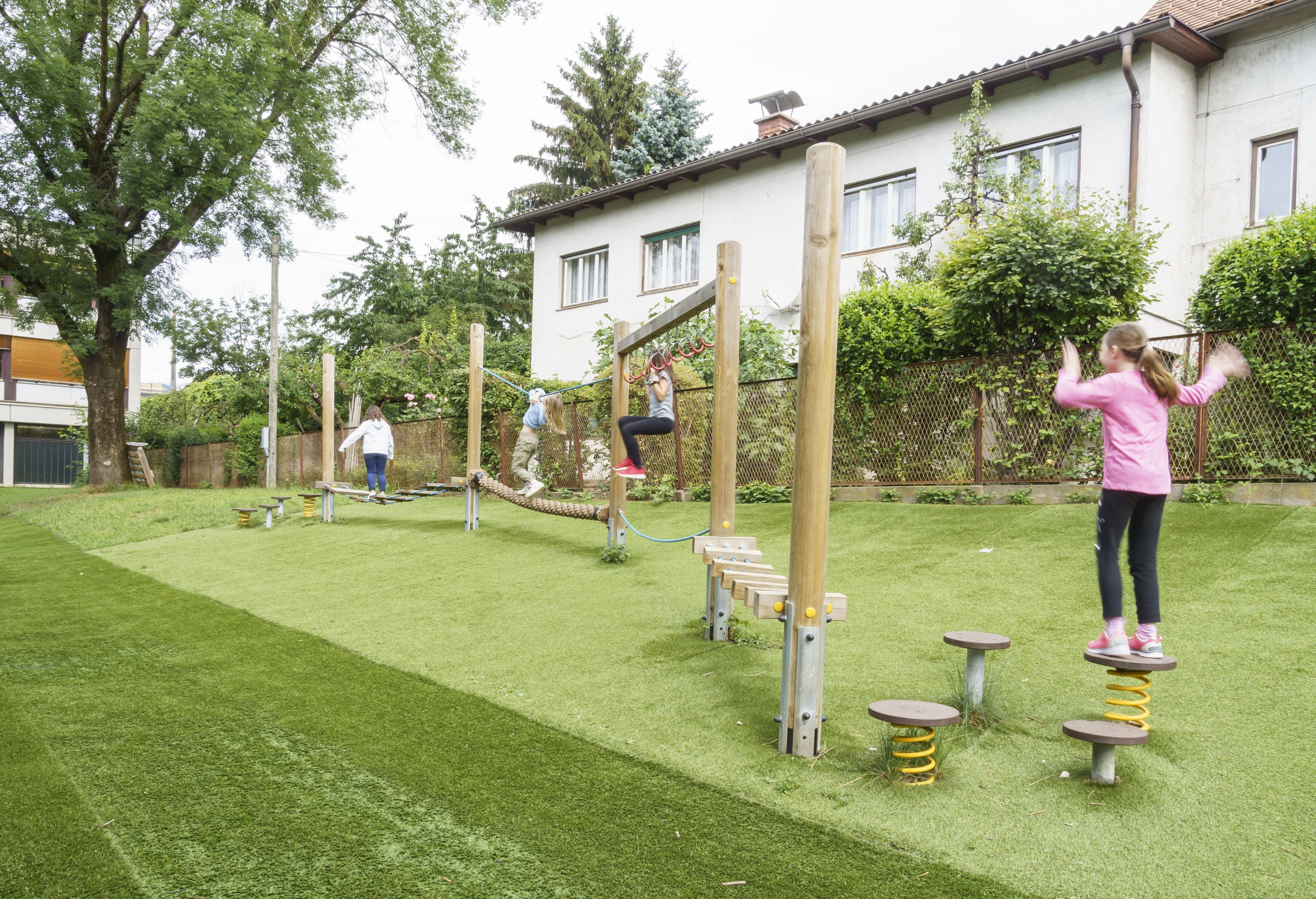 Volksschule Viktor Kaplan - Kinder beim Spielen