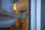 Schließen Sie immer die Fenster, auch wenn Sie nur kurz das Haus verlassen. © LPD_Makowecz Schließen Sie immer die Fenster, auch wenn Sie nur kurz das Haus verlassen. © LPD_Makowecz