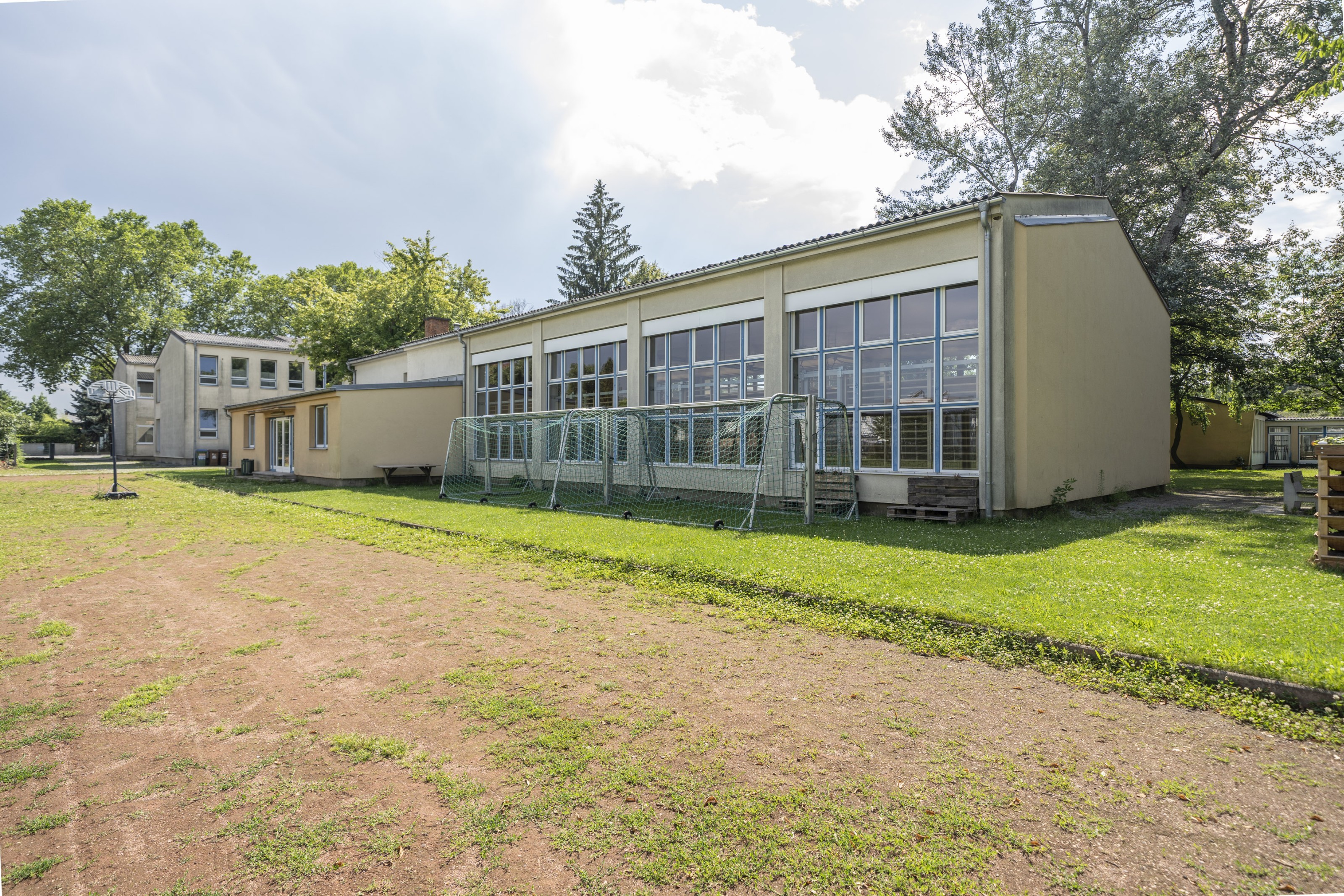 Mittelschule Puntigam, Sportplatz