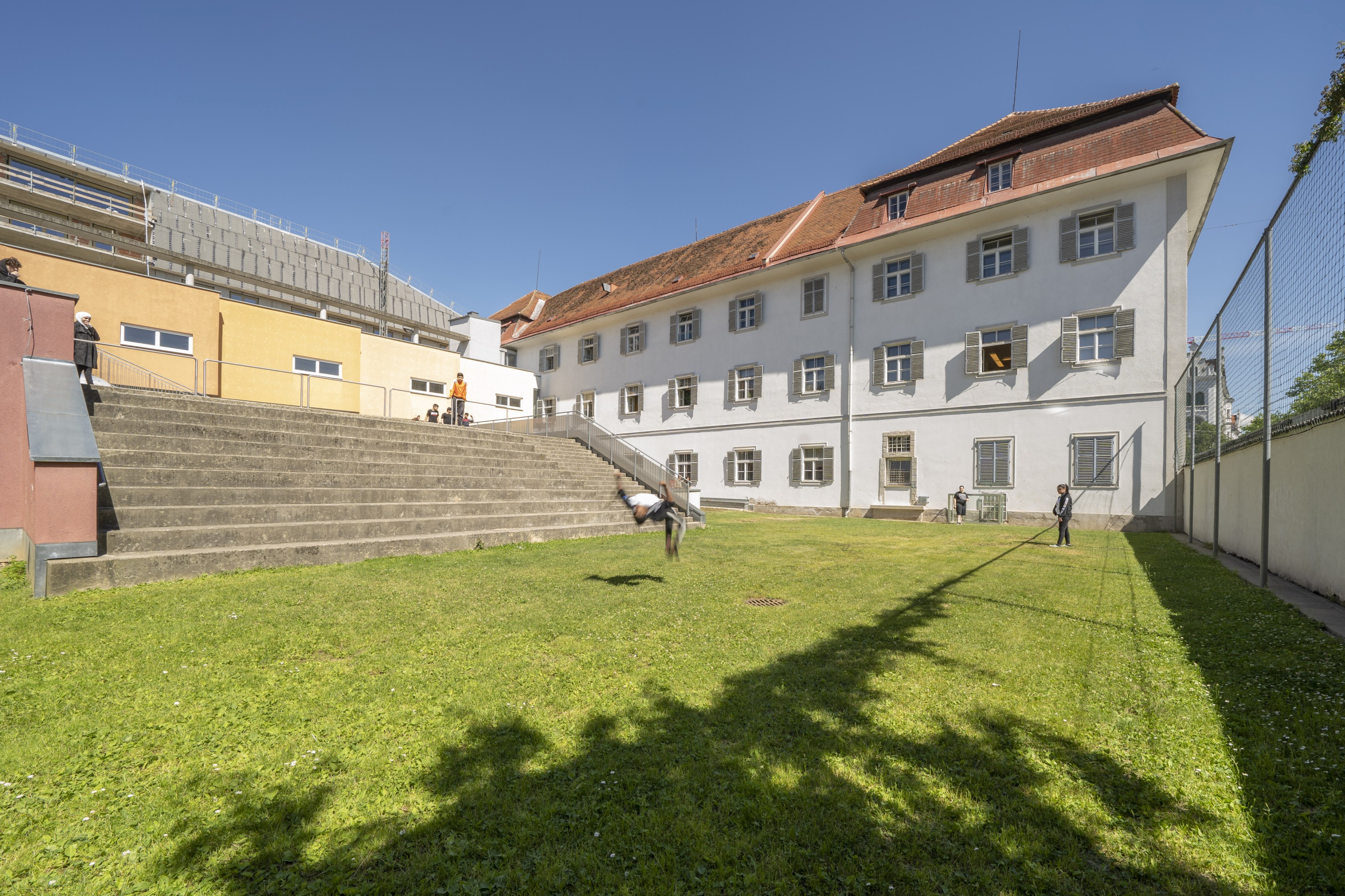Mittelschule St. Andrä, Sportplatz © Stadt Graz/Fischer Mittelschule St. Andrä, Sportplatz