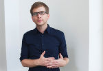 Stadtrat Robert Krotzer freut sich über die breite Beteiligung – und gratuliert zum verdienten Preis. © KPÖ Stadtrat Robert Krotzer freut sich über die breite Beteiligung – und gratuliert zum verdienten Preis.