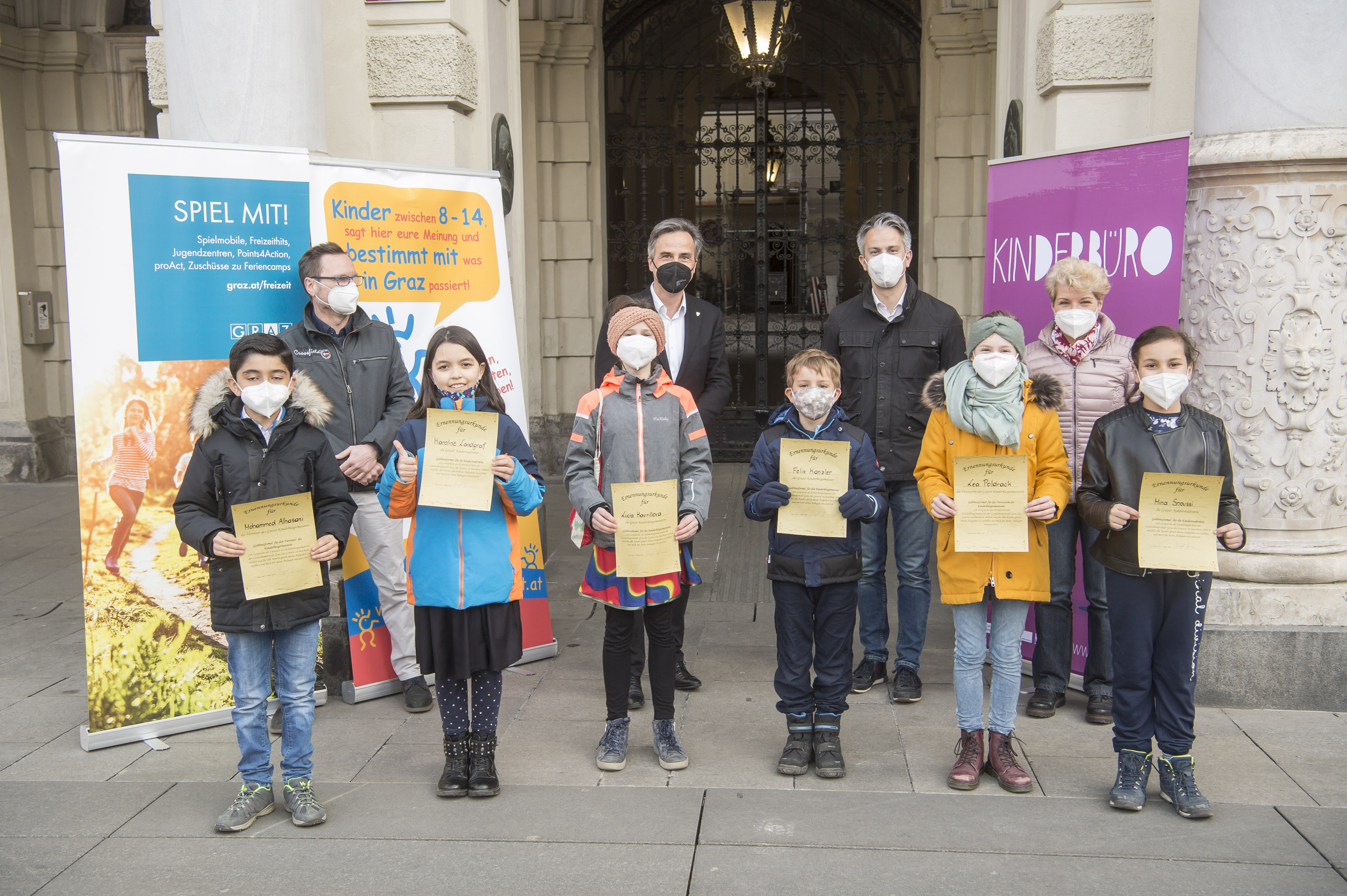 Das neue Kinderparlament ist gewählt. Im Bild mit Thomas Plautz (Kinderbüro), Bürgermeister Siegfried Nagl, Stadtrat Kurt Hohensinner und Ingrid Krammer (Amt für Jugend und Familie) © Stadt Graz/Fischer Das neue Kinderparlament ist gewählt. Im Bild mit Thomas Plautz (Kinderbüro), Bürgermeister Siegfried Nagl, Stadtrat Kurt Hohensinner und Ingrid Krammer (Amt für Jugend und Familie) © Stadt Graz/Fischer