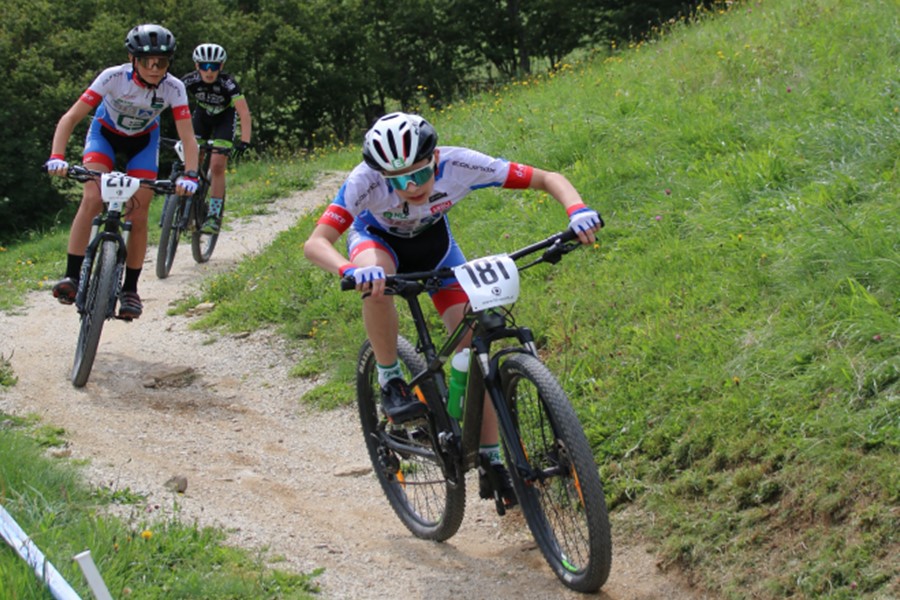 Jugendliche beim Mountainbiken © Foto: Gerhard Pommer Jugendliche beim Mountainbiken