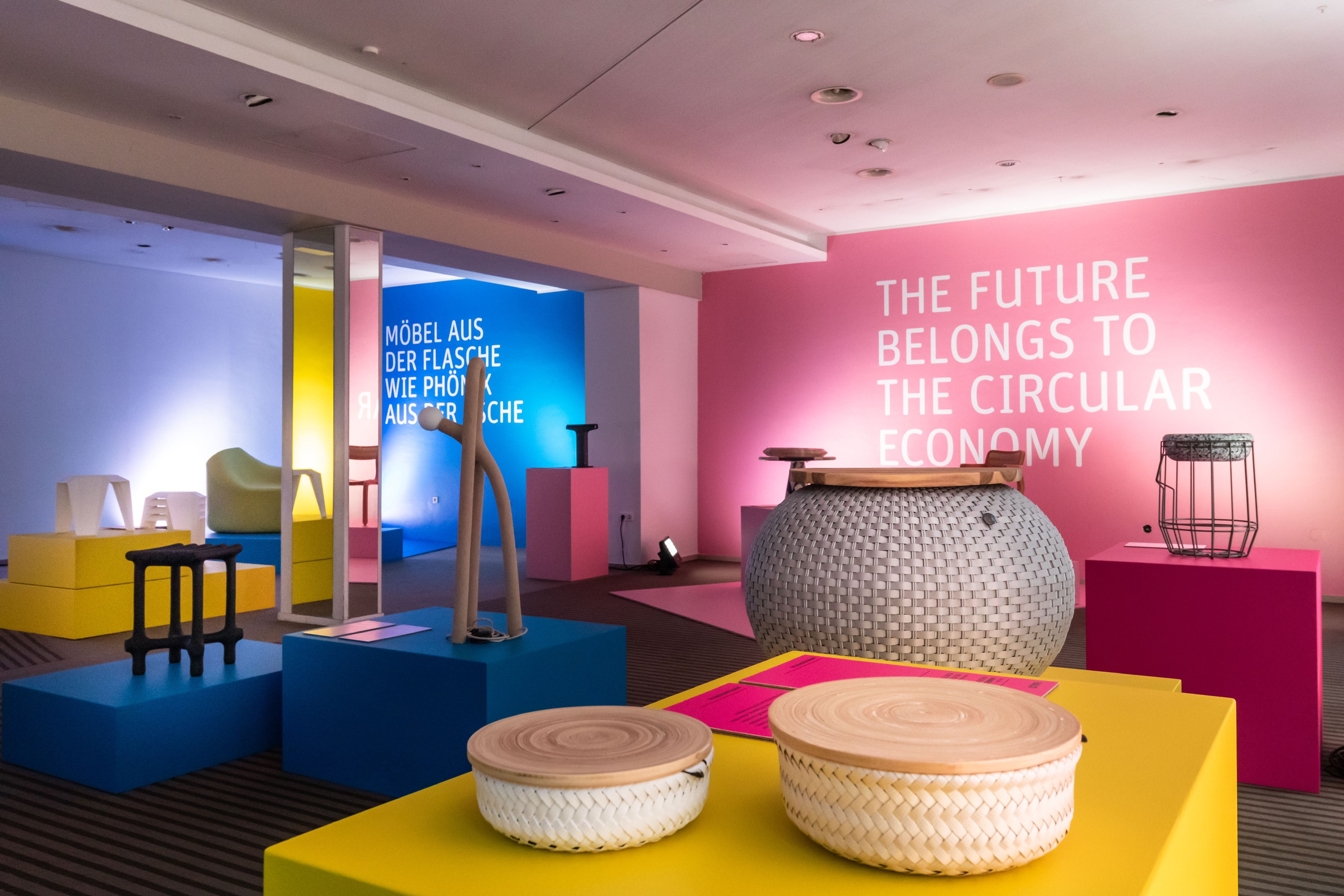Neues Design für altes Plastik: Einblicke in die Hauptausstellung "Fantastic Plastic" im Spitzhaus in der Herrengasse. © Konstantinov Neues Design für altes Plastik: Einblicke in die Hauptausstellung "Fantastic Plastic" im Spitzhaus in der Herrengasse.