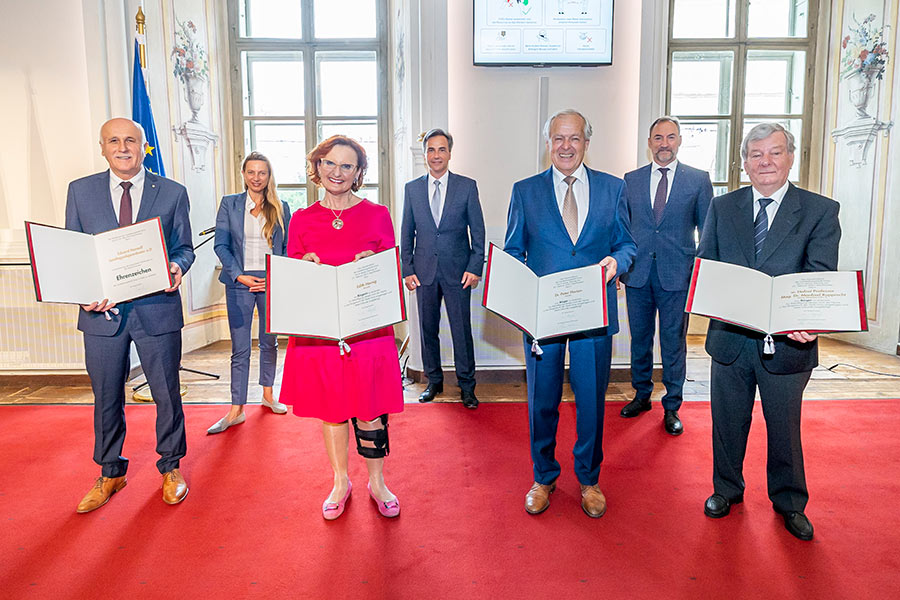 Ernennung von BürgerInnen, Festakt am 9. Juni in der Aula der Alten Universität