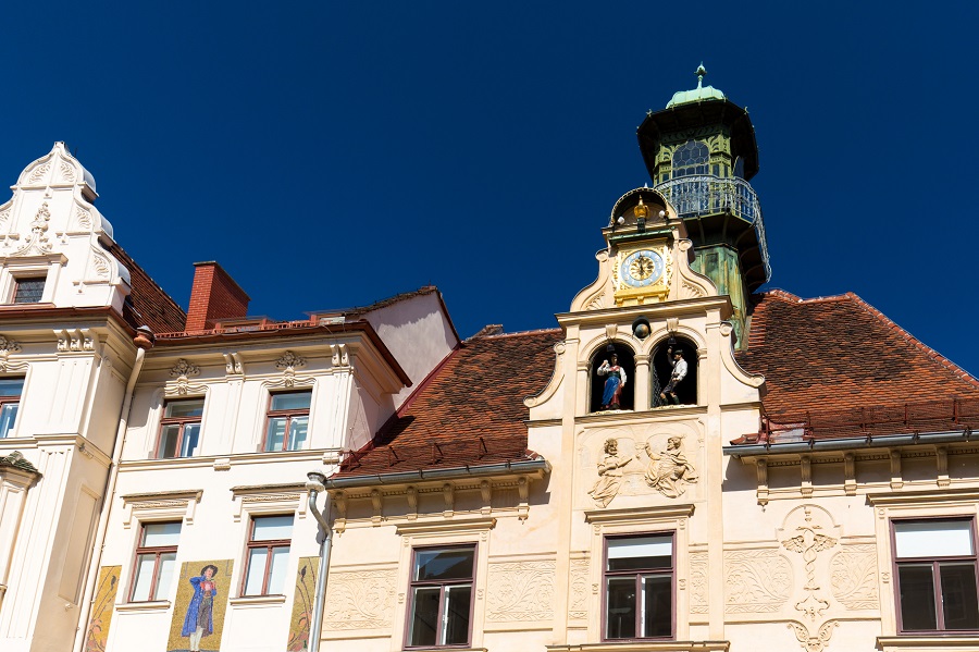 Das Glockenspiel am Glockenspielplatz lädt zum Verweilen ein. © Graz Tourismus/Harry Schiffer Das Glockenspiel am Glockenspielplatz lädt zum Verweilen ein.