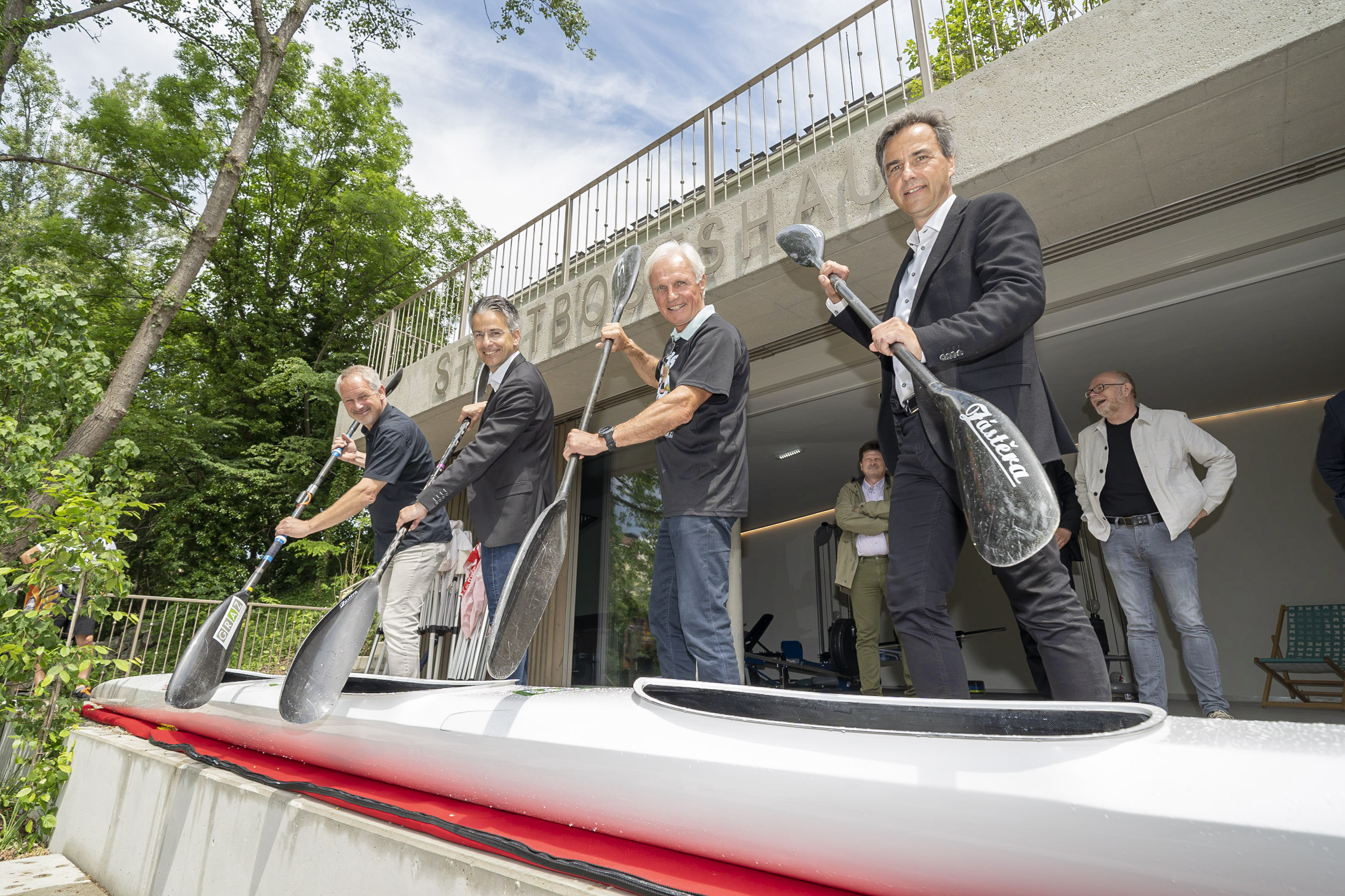 v.l.n.r.: Sportamtsleiter Thomas Rajakovics, Sportstadtrat Kurt Hohensinner, "Let's Go Graz"-Obmann Gerhard Peinhaupt und Bürgermeister Siegfried Nagl