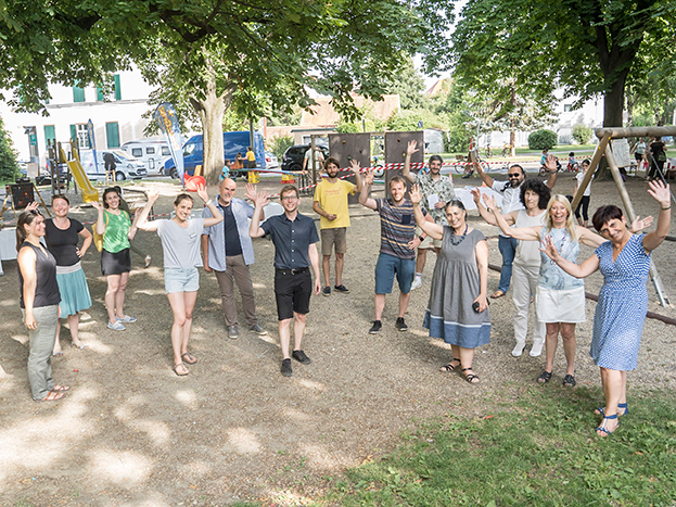 Sommerliche Temperaturen und ein vielseitiges Programm sorgten für gute Laune im Fröbelpark.