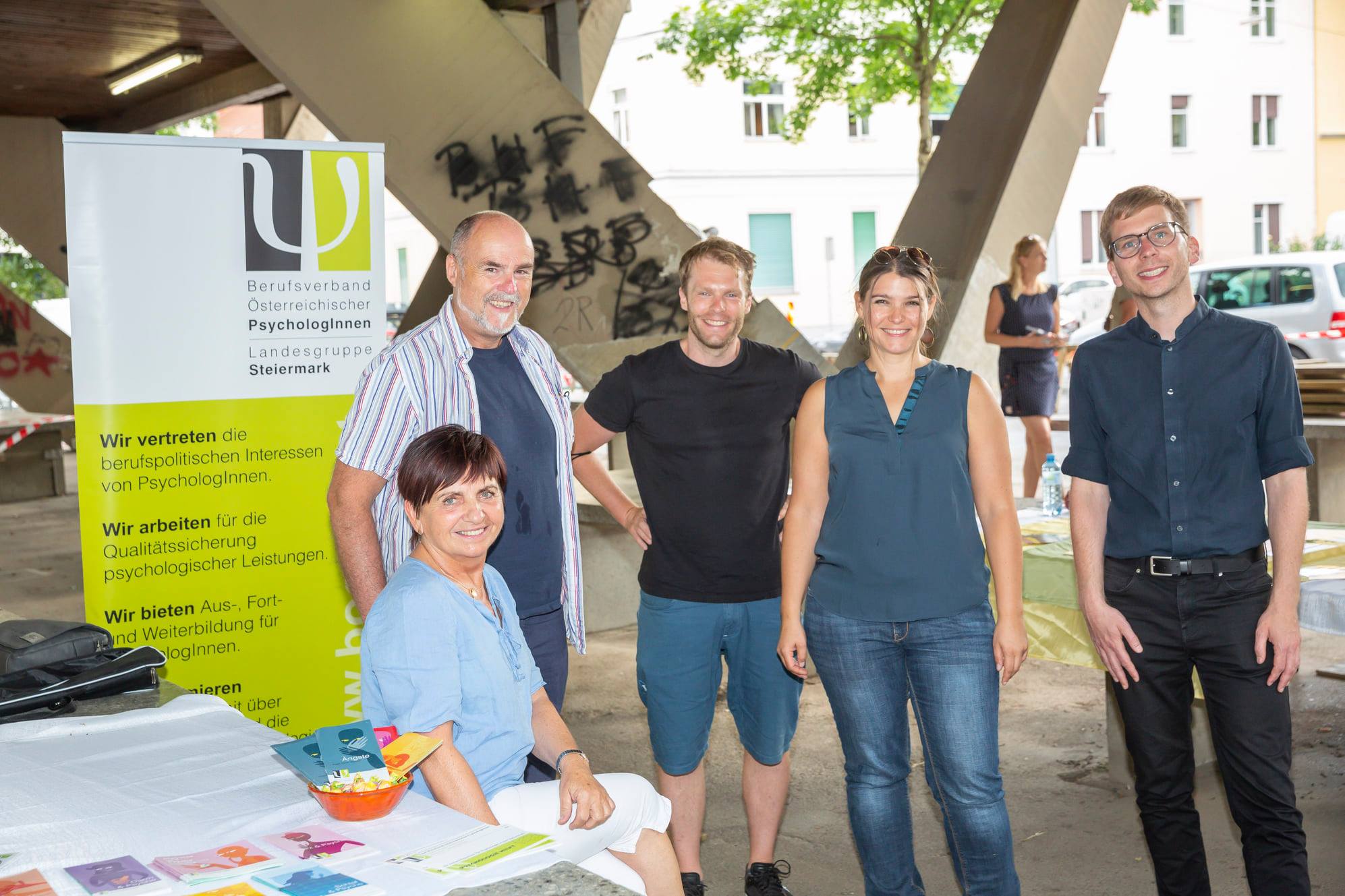 Zusammen mit dem Stadtteilarbeit EggenLend fand hieß es auch am Hofbauerplatz "Beim Reden kommen die Leut zsamm".