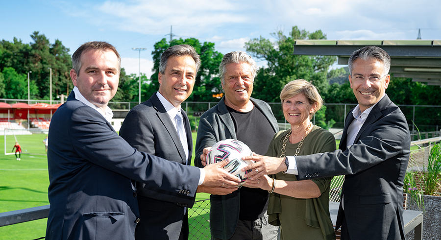 Feierliche Eröffnung des Sport-Campus Weinzödl: Matthias Dielacher (Klubmanager GAK), Bürgermeister Siegfried Nagl, Günther Ganster (Mitinitiator des Projekts Nordstern), MCG-Vorständin Barbara Muhr, Sportstadtrat Kurt Hohensinner (v. l.)