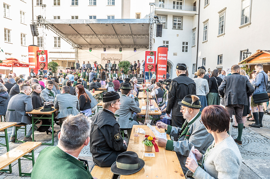 Das schöne Wetter lockte viele BesucherInnen in die Grazer Innenhöfe.