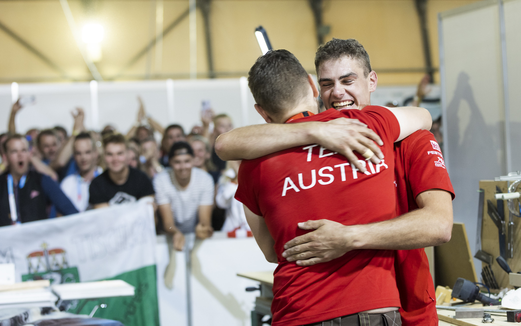 Pure Emotionen bei Bautischler Alexander Peinhopf.