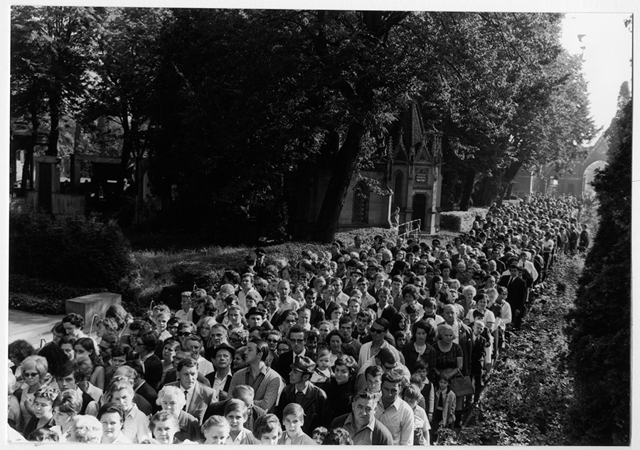 Beim Begräbnis von Jochen Rindt am Zentralfriedhof schaute die ganze Welt auf Graz. © NN Beim Begräbnis von Jochen Rindt am Zentralfriedhof schaute die ganze Welt auf Graz.