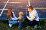 Die Stadt unterstützt Bürgerenergie-gemeinschaften, die mittels Photovoltaik Strom erzeugen.