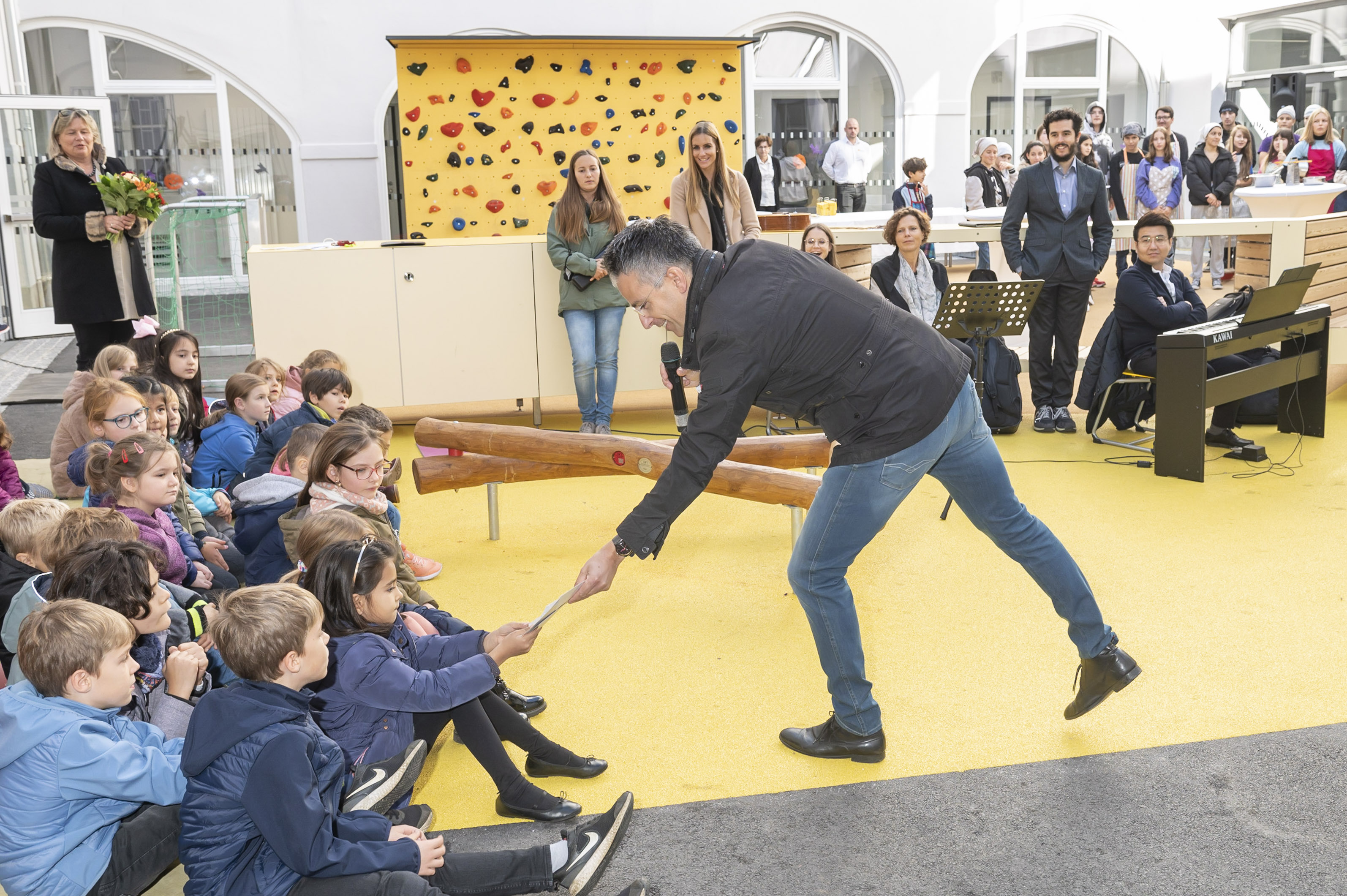Bildungsstadtrat Kurt Hohensinner bei der Eröffnung des rundum erneuerten Ferdinandeum
