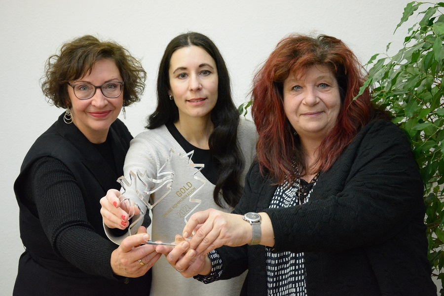 "Ausgezeichnete Zusammenarbeit" zwischen Social Media Verantwortlicher Daniela Kerschbaumer, làffinité CEO Viktoria Resch und Referatsleiterin Doris Kirschner