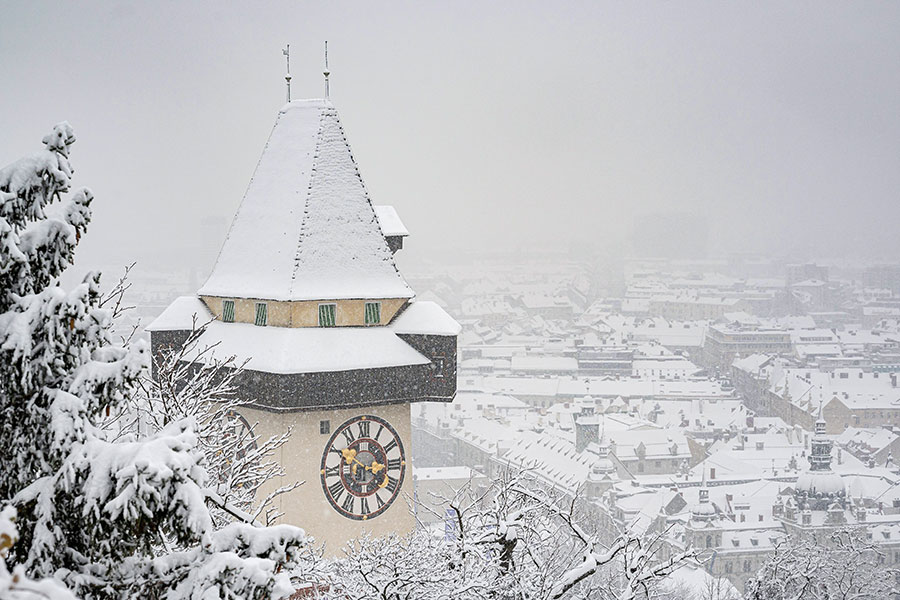Auch wenn die Stadt im Schnee versinkt: Die Services der Stadt Graz sind weiterhin für Sie verfügbar.