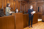 Magistratsdirektor Martin Haidvogl (rechts mit Bgm. Kahr und StR Hohensinner) sprach die Gelöbnisformel.