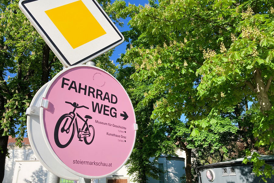 Das dichte Radwegnetz macht die Orientierung in der Stadt leichter. © achtzigzehn/Jane Hinterleitner Das dichte Radwegnetz macht die Orientierung in der Stadt leichter.