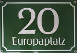 Eine grüne Hausnummerntafel ist um 79 Euro erhältlich ...l 