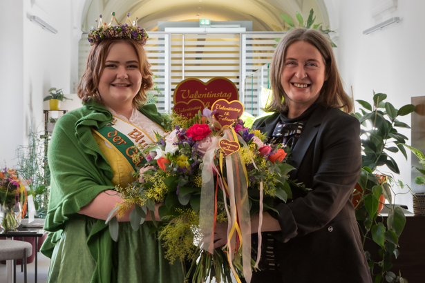 Blühende Grüße von Julia II für Bürgermeisterin Elke Kahr.