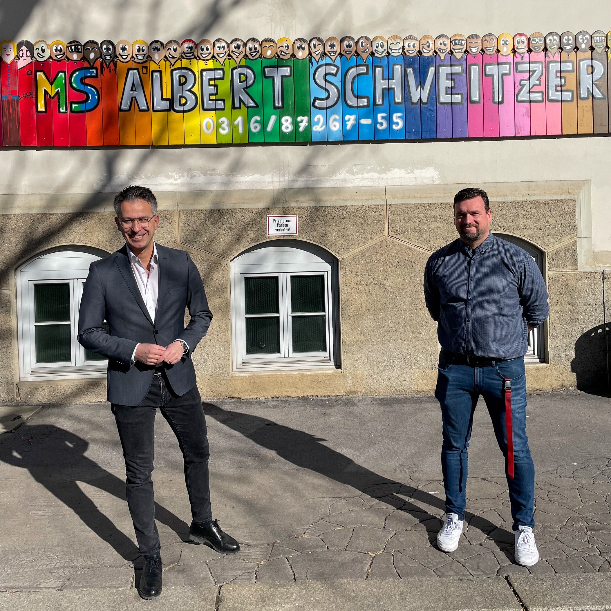 Bildungsstadtrat Kurt Hohensinner und Direktor Thomas Papst freuen sich auf den neuen Schulschwerpunkt. © Büro StR Hohensinner Bildungsstadtrat Kurt Hohensinner und Direktor Thomas Papst freuen sich auf den neuen Schulschwerpunkt.