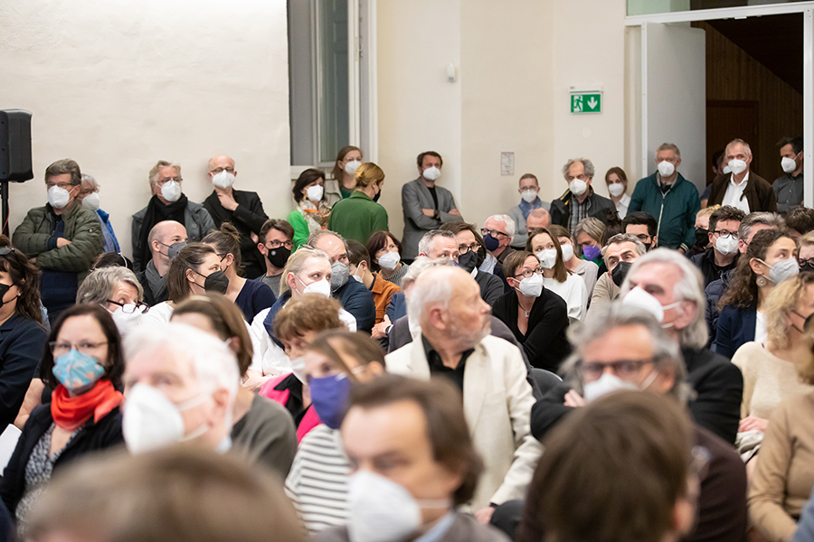 StadtDialoge: Die Auftaktveranstaltung zur Zukunft der Stadtentwicklung lockte viele Interessierte in den Bernhardinsaal des Franziskanerklosters.