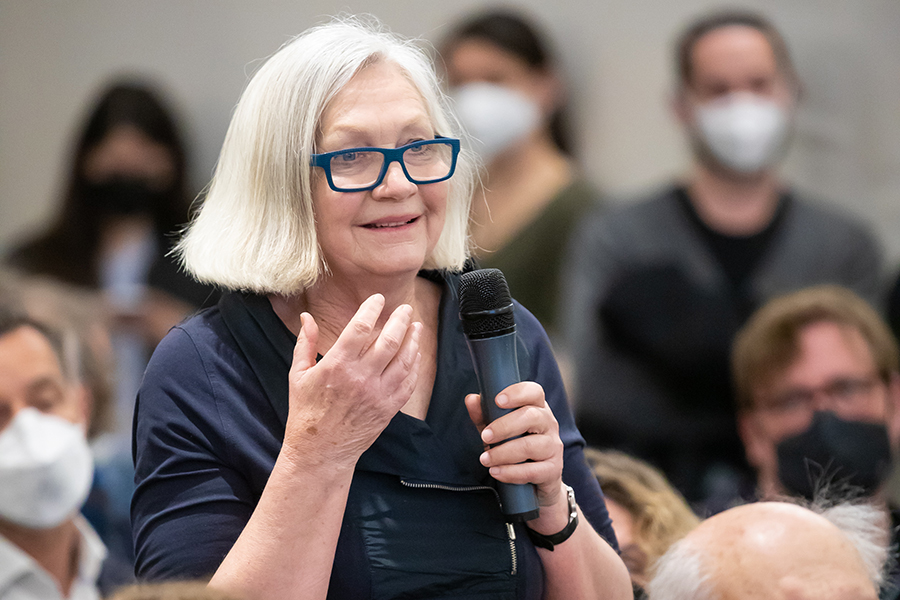 StadtDialoge: Die Auftaktveranstaltung zur Zukunft der Stadtentwicklung lockte viele Interessierte in den Bernhardinsaal des Franziskanerklosters.