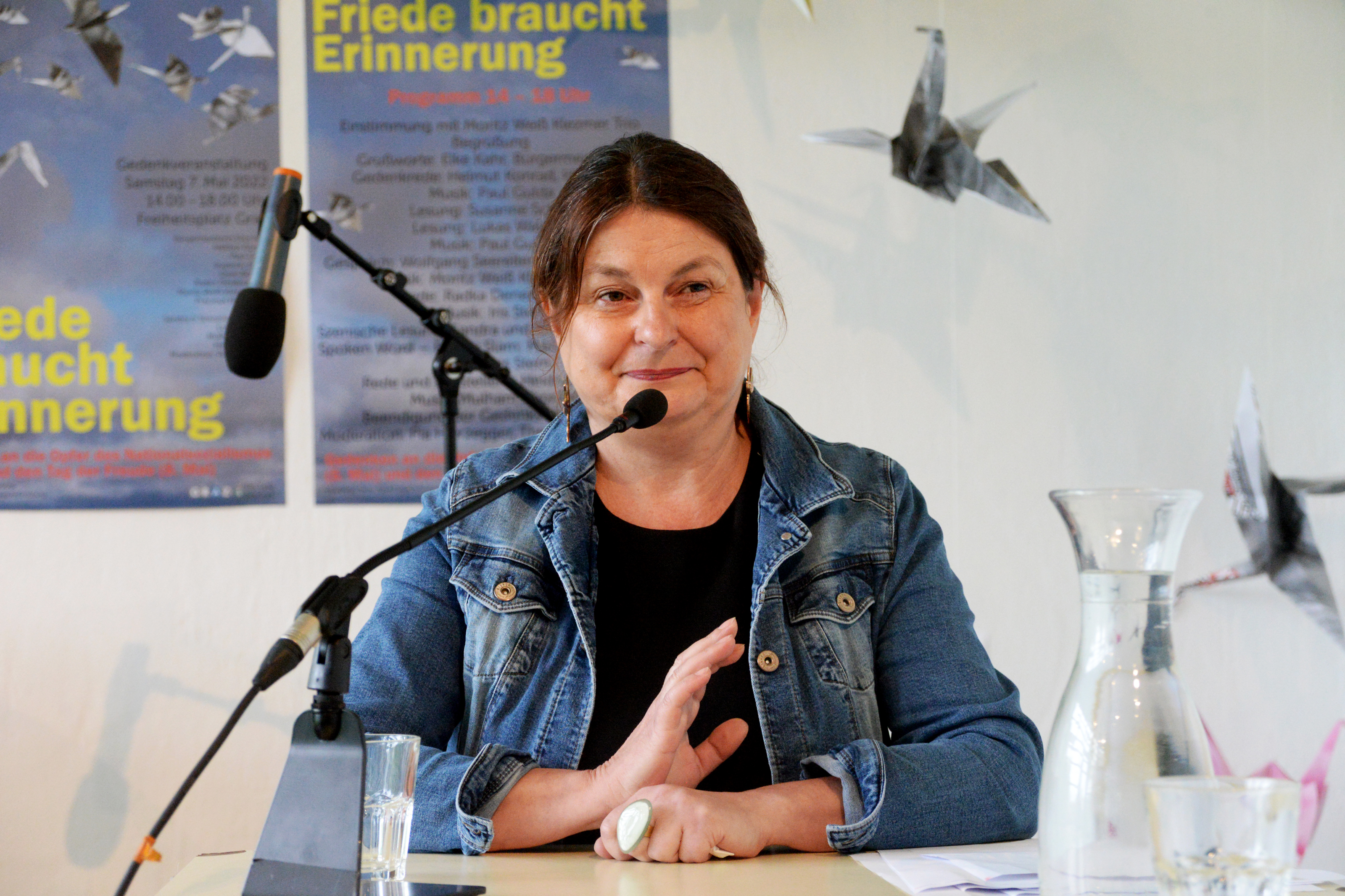 „Jede Erinnerung ist ein Mosaikstein, ohne den wir eines Tages aufwachen und nicht mehr wissen, wer wir sind." Stadtschreiberin Radka Denemarková.